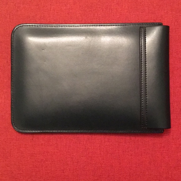 Green leather tech iPad tablet sleeve - Picture 3 of 7